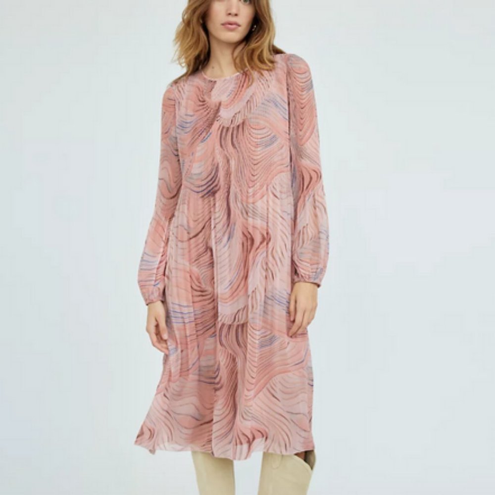 Aritzia Daydreamer midi dress